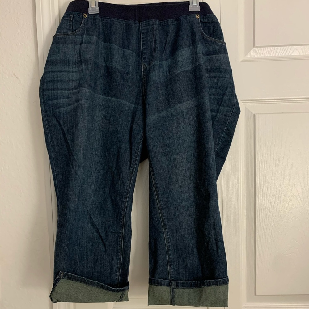 Plus size cropped jeans
